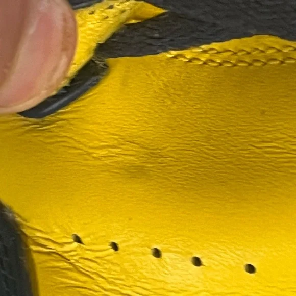 DEADSTOCK Air Jordan 1 Mid Michigan Wolverines Size 12 Yellow Navy Blue - Picture 4 of 16